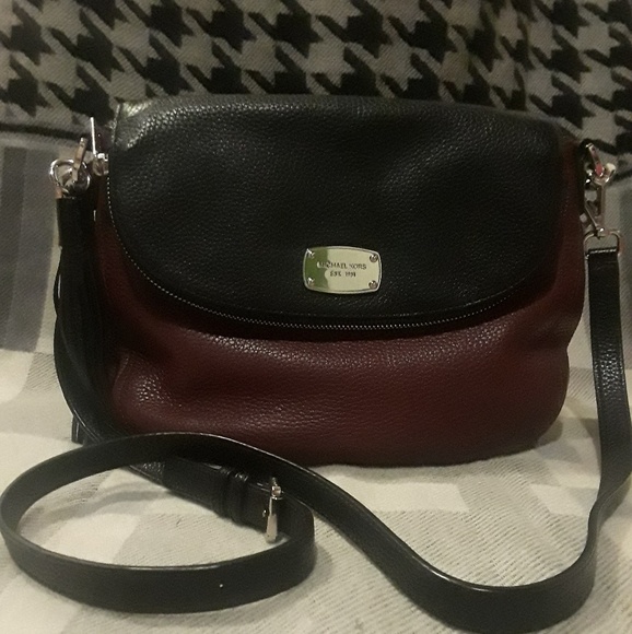 Michael Kors Handbags - Michael Kors Crossbody Bag